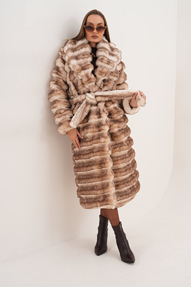 معطف منقوش باللون الأسود بالحجم الكامل - 6