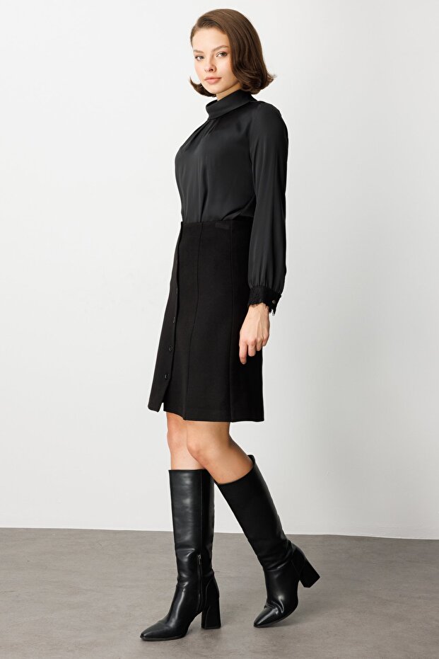 Buttoned Front Above-Knee Skirt - 2