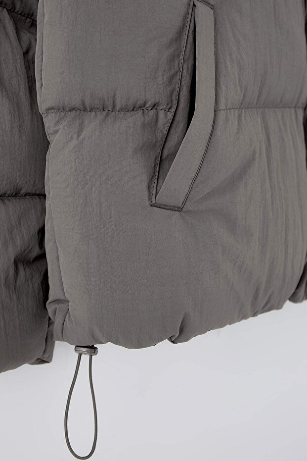 Gri Unisex Oversize Fit Dik Yaka Suya ve Rüzgara Dayanıklı Şişme Kışlık Mont TMNAW24MO00003 - 7