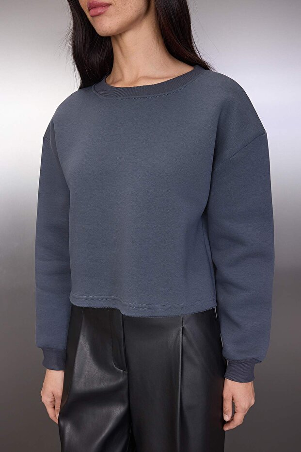 Antrasit Kalın İçi Polarlı Bisiklet Yaka Crop Örme Sweatshirt TWOAW26SW00093 - 3