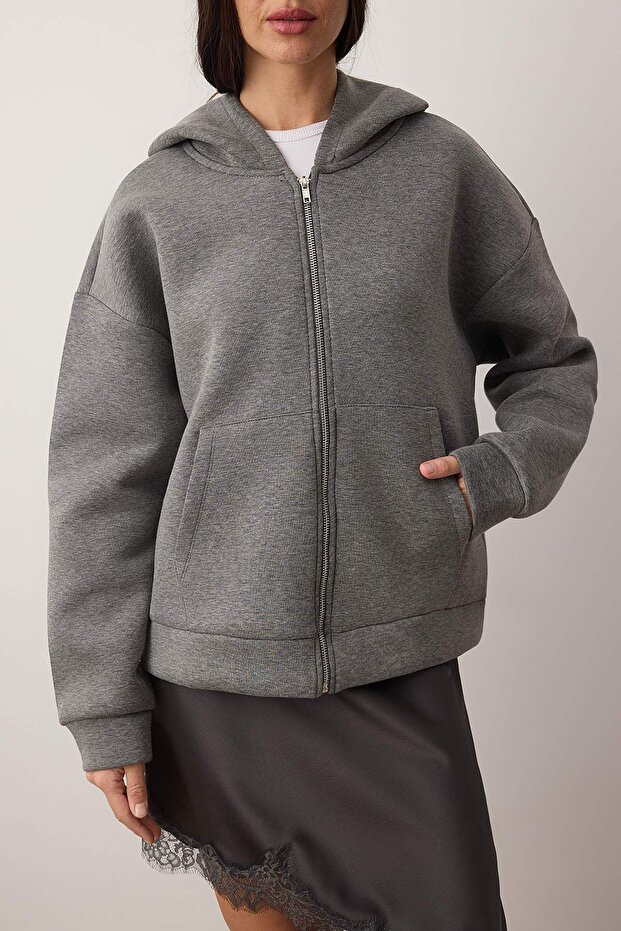Wardrobe Essentials – Antrasit Melanj Oversize Kapüşonlu Örme Sweatshirt |TWOAW26SW00018 - 3