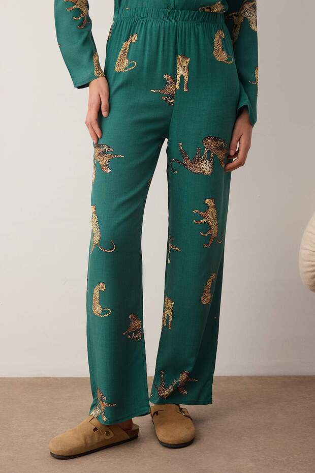 Zümrüt Yeşili Kaplan Desenli Viskon Dokuma Pijama Takımı THMAW25PT00036 - 3
