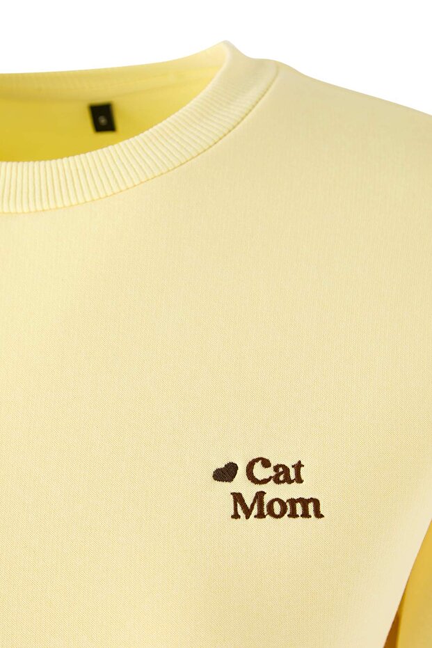 Açık Sarı Cat Mom Grafikli Nakışlı Regular/Normal Kalıp Kalın Örme Sweatshirt TWOAW26SW00200 - 6