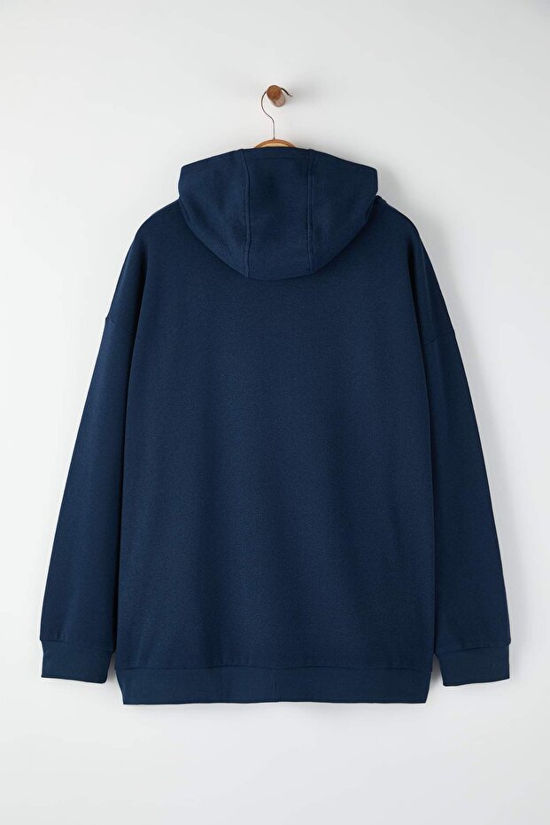 Büyük Beden Lacivert Oversize/Geniş Kesim Fermuarlı Kapüşonlu Pamuklu Sweatshirt TMNAW25AO00029 - 4