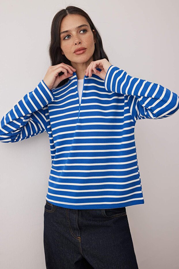 Mavi Çizgili Gizli Fermuarlı Oversize/Geniş Kalıp İnce Örme Sweatshirt TWOAW26SW00242 - 2