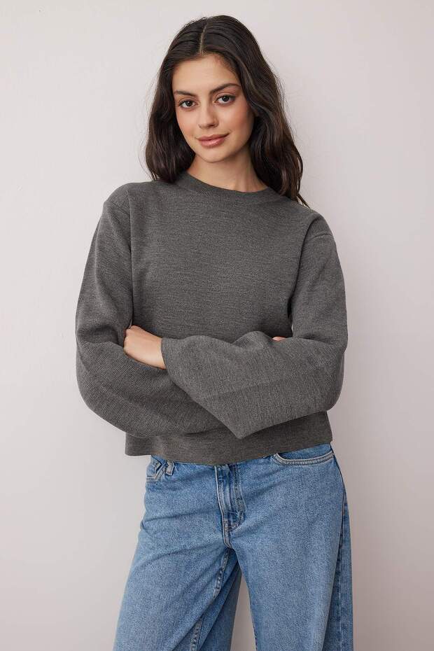 Anthrazitfarbener, nachhaltigerer Basic-Strickpullover TWOAW25KZ00313 - 1