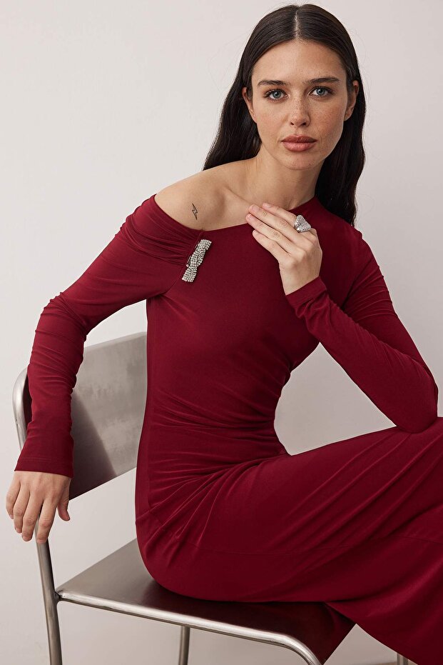 Koyu Bordo Aksesuar Detaylı Örme Maxi Astarlı Elbisesi TPRAW26EL00111 - 1