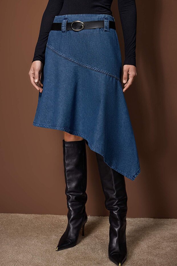 Wardrobe Essentials Mavi Kemerli Asimetrik Midi Denim Etek TWOAW26ET00076 - 3