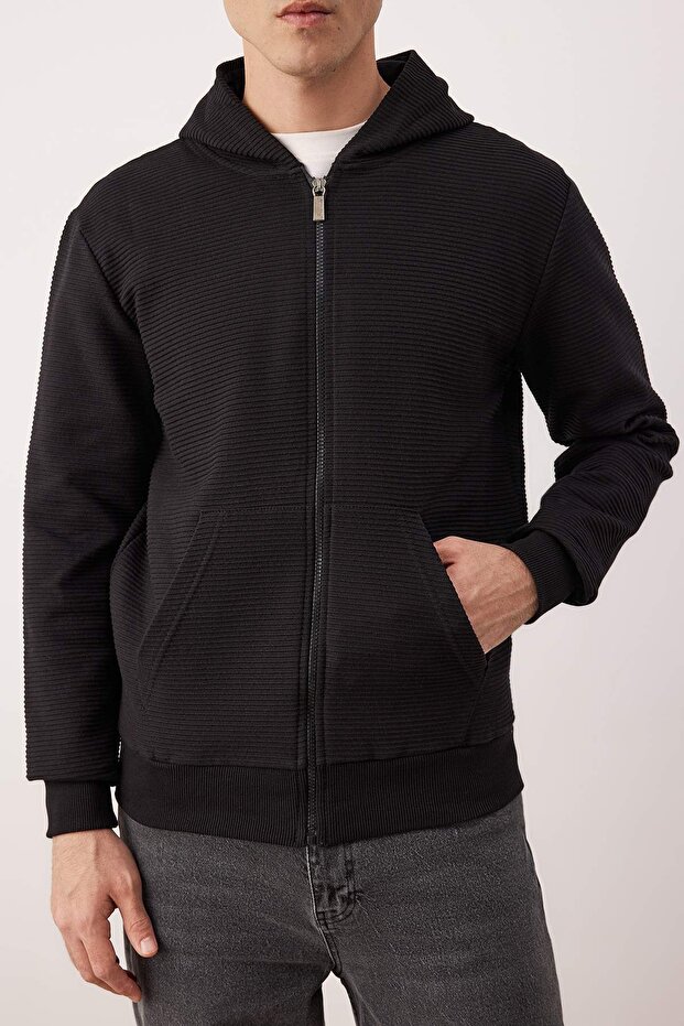 Siyah Regular/Normal Kesim Fermuarlı Kapüşonlu Dokulu Sweatshirt TMNAW26SW00067 - 3