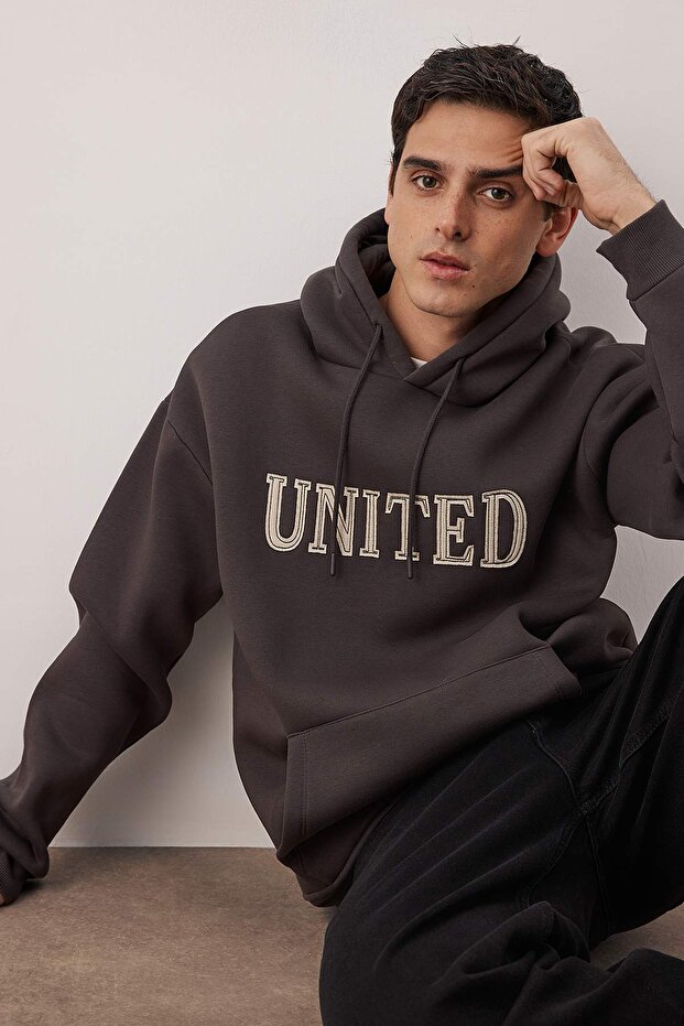 Antrasit Oversize/ Geniş Kesim Aplike Nakışlı Sweatshirt TMNAW26SW00056 - 3