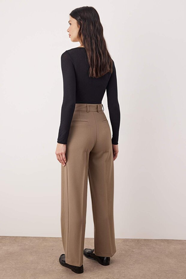 Bej Wide Leg Geniş Paça Pileli Dokuma Pantolon TWOAW25PL00105 - 4