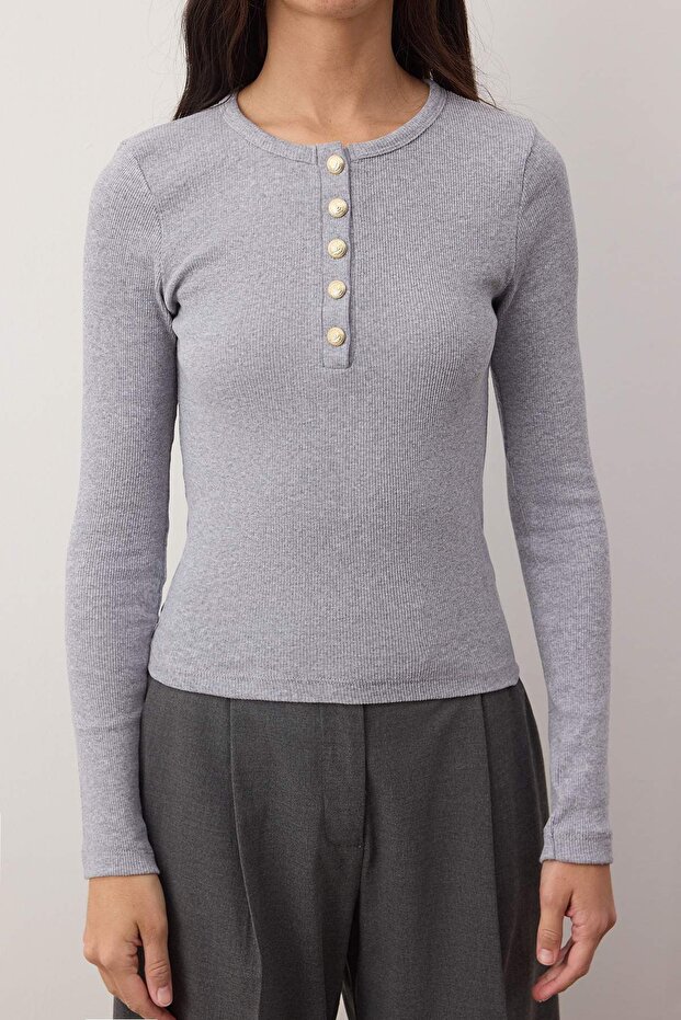 Gri Melanj Bisiklet Yaka Düğmeli Fitted/Vücuda Oturan Esnek Fittilli Örme Bluz TWOAW26BZ00063 - 3