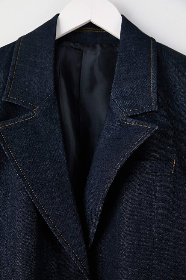 Koyu Mavi Cep Detaylı Bele Oturan Dar Kalıp Blazer Denim Ceket TBBAW26AG00042 - 7