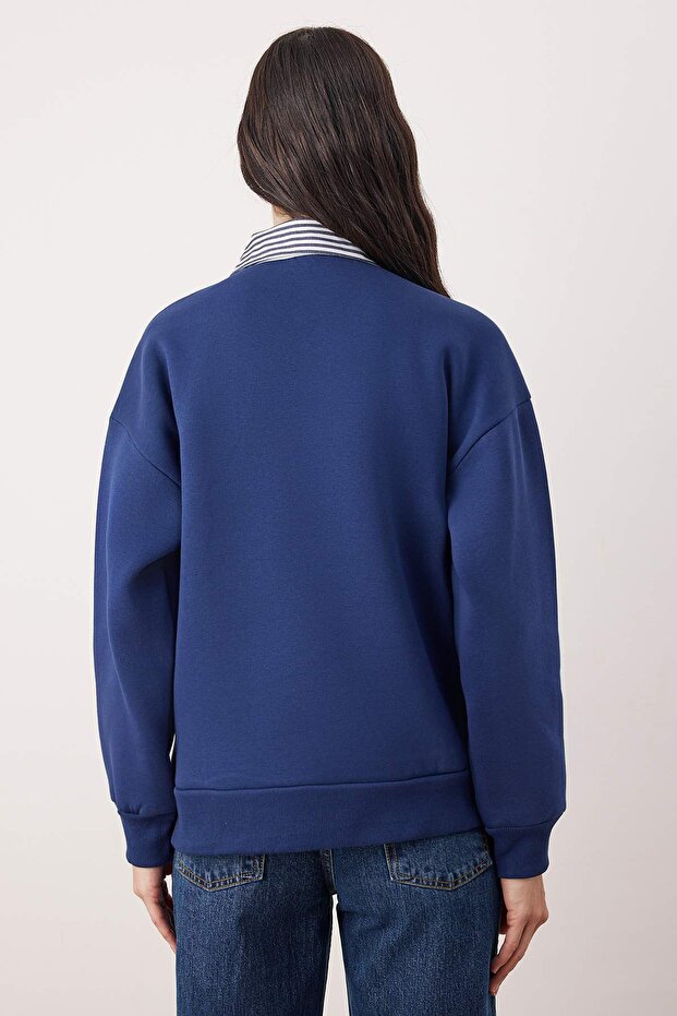 Lacivert Dokuma Garni Detaylı Oversize Kalıp Polo Yaka Kalın Polarlı Örme Sweatshirt TWOAW26SW00116 - 4
