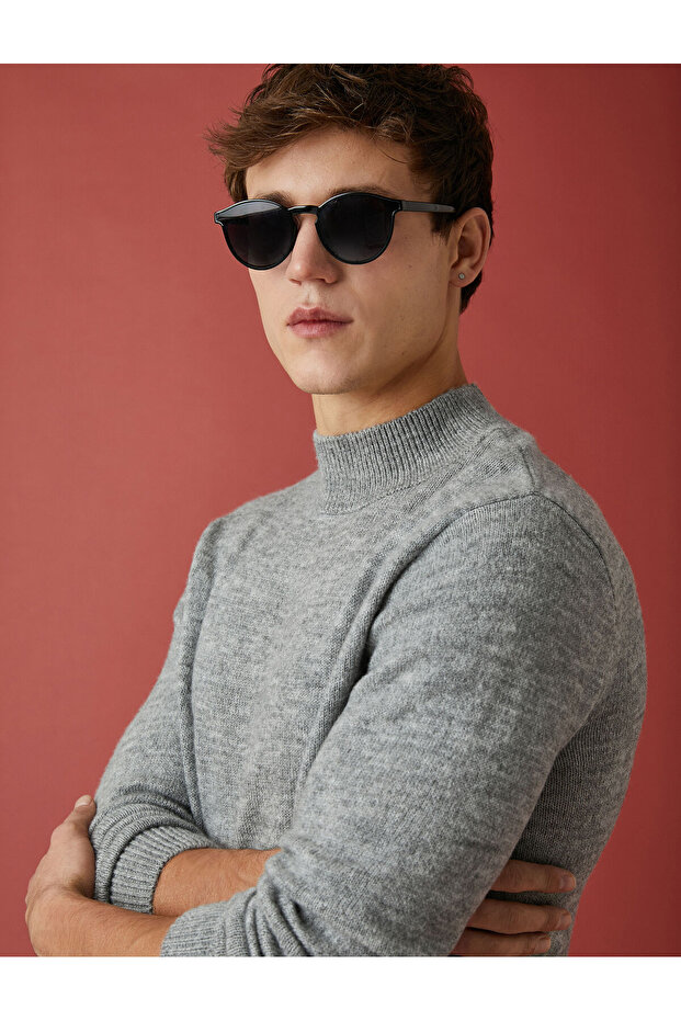 Basic-Strickpullover mit halbem Rollkragen - 1
