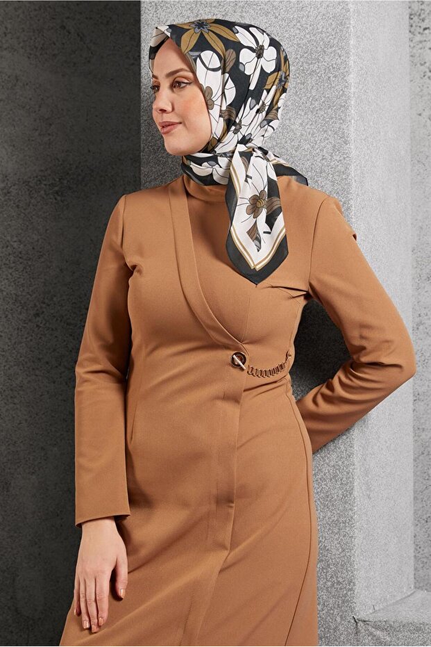 ألفينا وشاح منقوش 8505