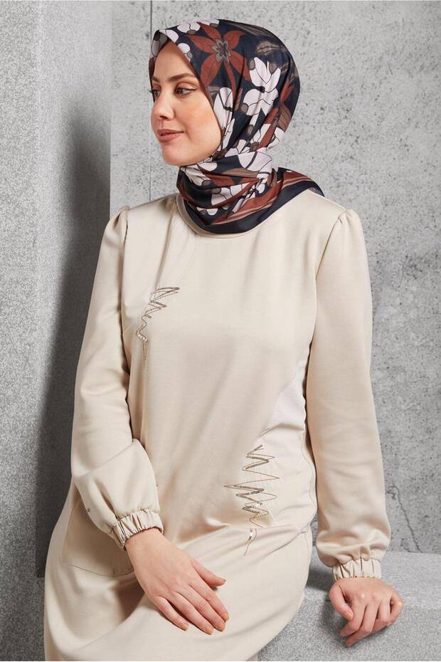 ألفينا وشاح منقوش 8505