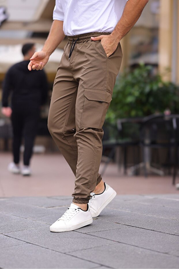 Men's Parachute Fabric Style Jogger Sports Pants with Pockets and Elastic Waist