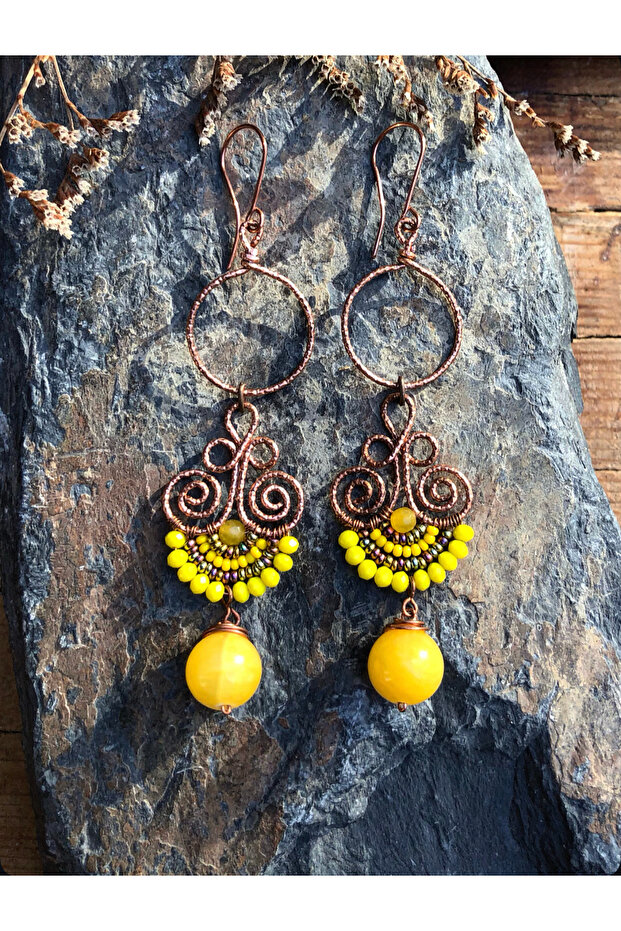 أقراط ملفوفة بسلك نحاسي مصنوعة يدويًا - 1