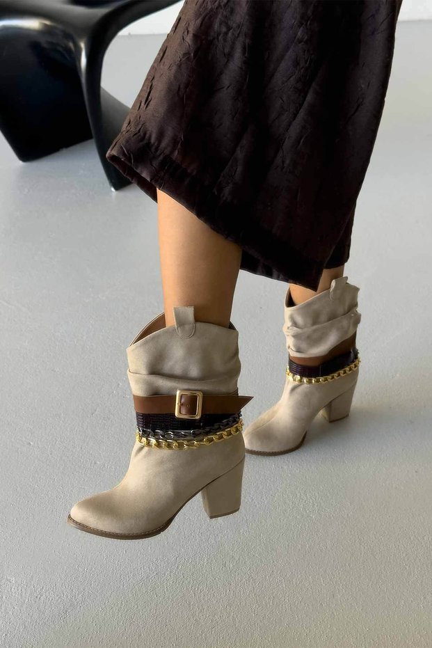 Gipsy Bellows and Accessories Cream Silk 8 cm Women's Boots & Bootie, High Heels