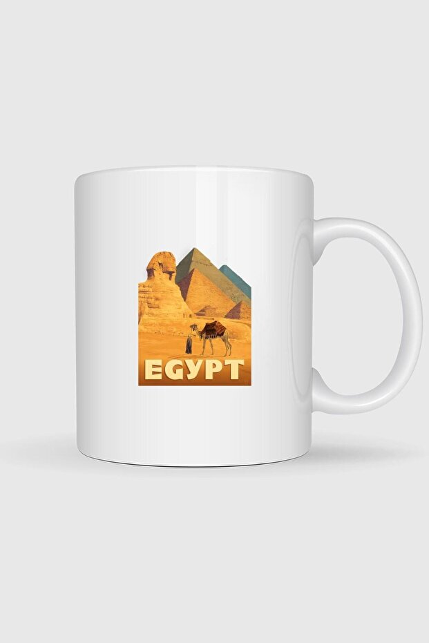 كوب بتصميم الأهرامات المصرية