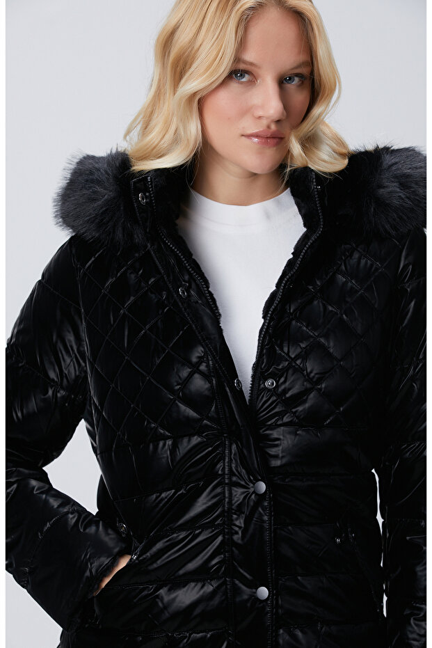 Siyah Çift Taraflı Kapüşonlu Mont - 2