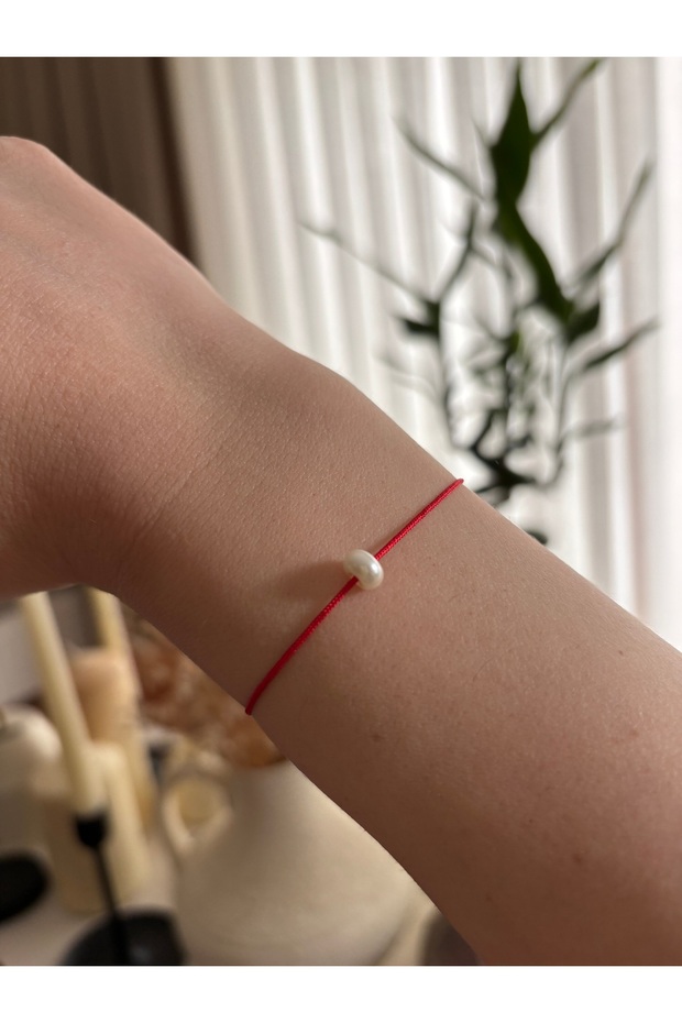 سوار من الخيط الأحمر اللؤلؤي - 1