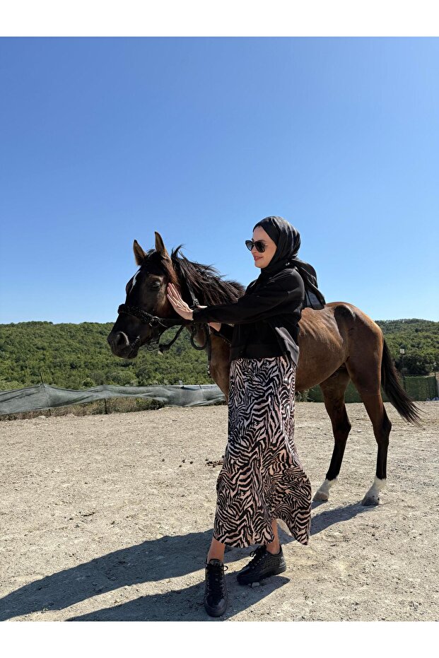 TAŞ İŞLEMELİ ÇITÇITLI KISA CEKET - 4