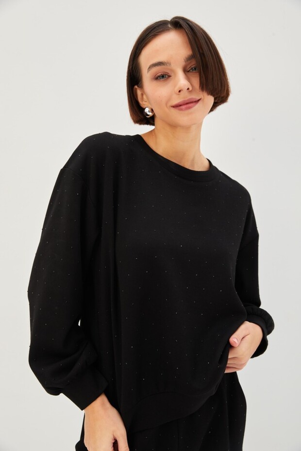 Taşlı Bisiklet Yaka Siyah Örme Sweatshirt - 2