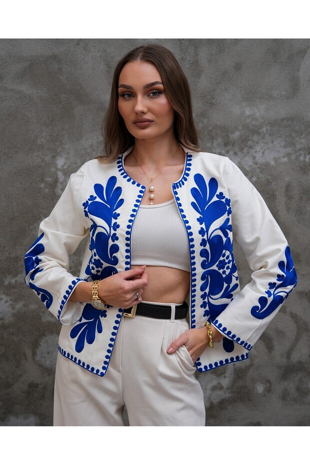 سترة عتيقة مطرزة بنمط أزرق - 6