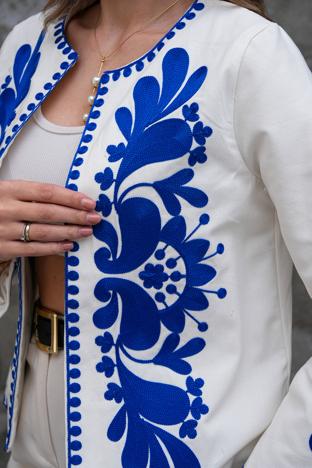 سترة عتيقة مطرزة بنمط أزرق - 5