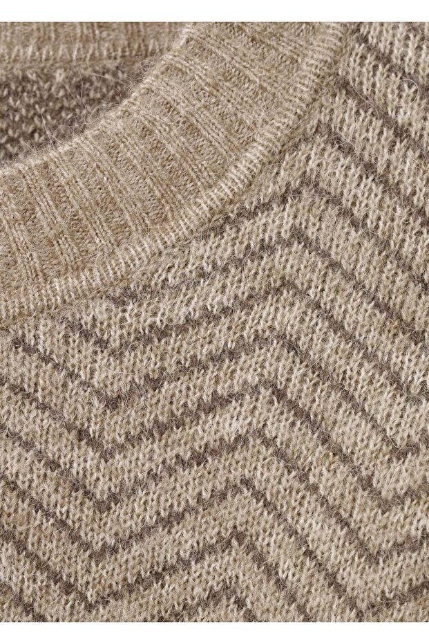 Çizgili triko kazak - 8