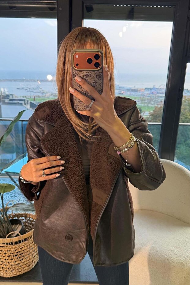 سترة من جلد الغزال بأزرار بنية - 2