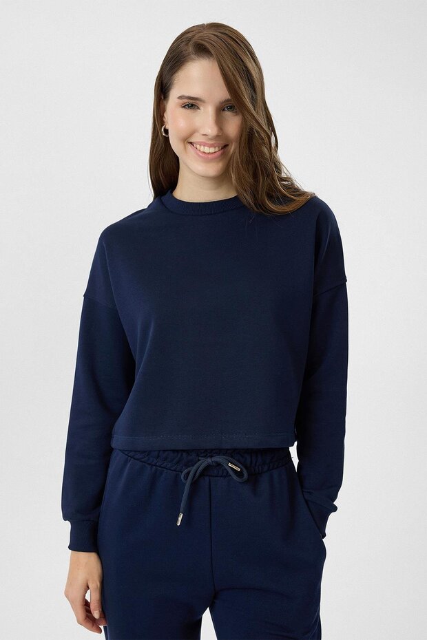 Basic Crop Sweatshirt - 1