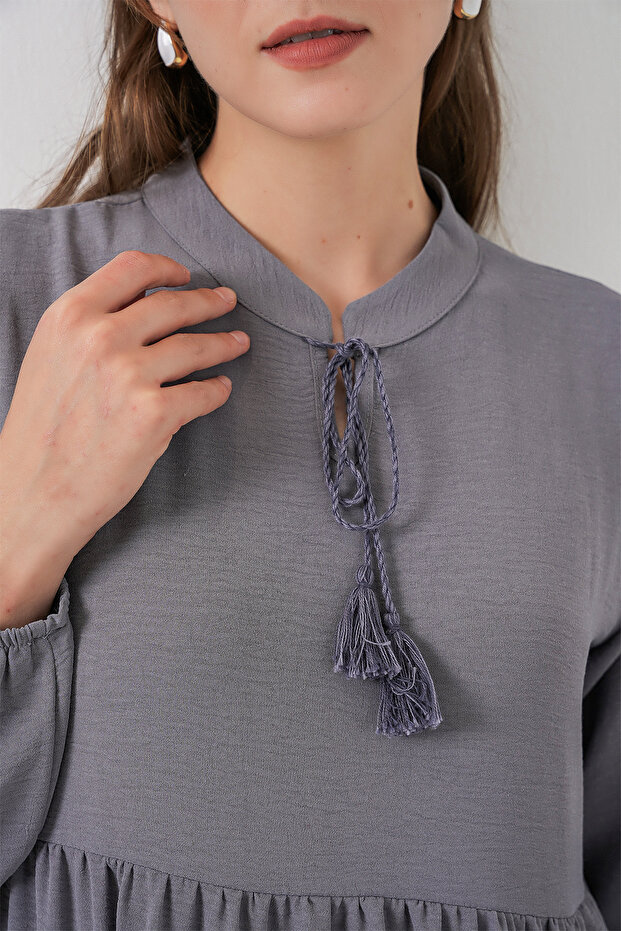 T1627 Yaka Bağcıklı Elbise - Gri - 5