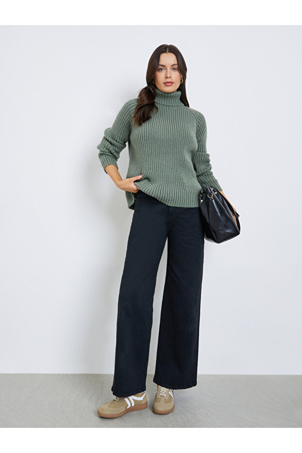 سترة مربعة ذات رقبة مدورة بطول عادي - 2