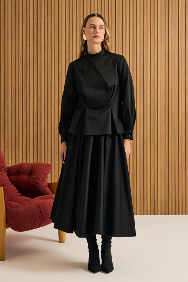 تنورة قطنية مطوية ذات أطراف واسعة - 1