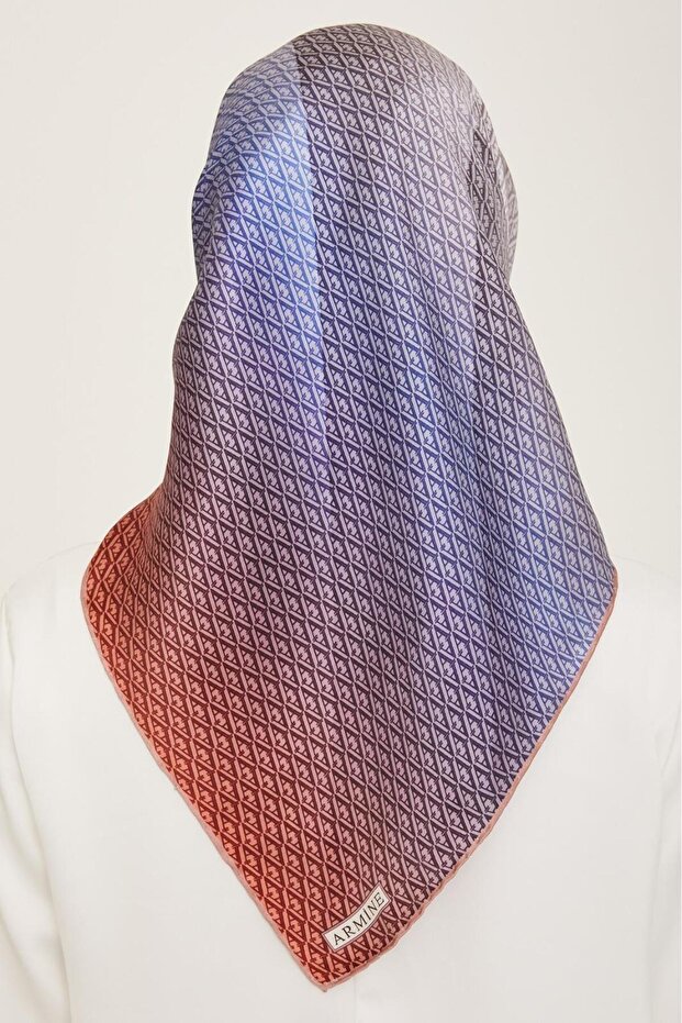 وشاح حريري تيفيل بنمط مونوغرام رمادي متدرج IST 9104 - 85 - 4