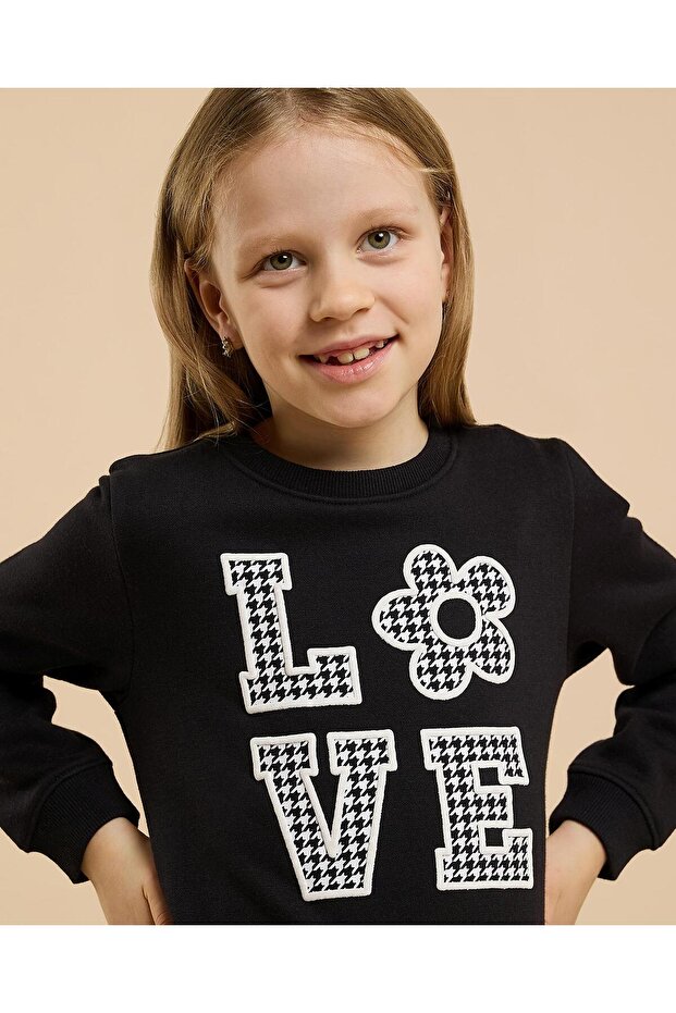 Appliqued Sweatshirt with Crew Neck and Long Sleeves
