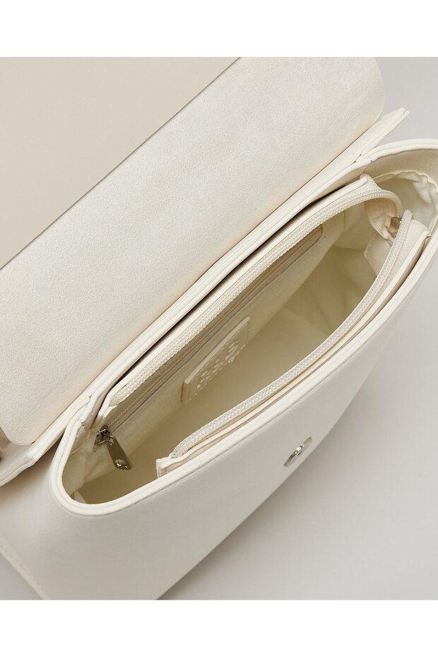 حقيبة ظهر نسائية عاجية ذات غطاء صلب - 5