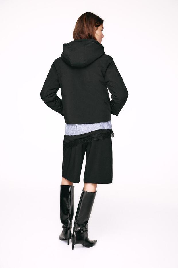 Kısa kapüşonlu yağmurluk - 4