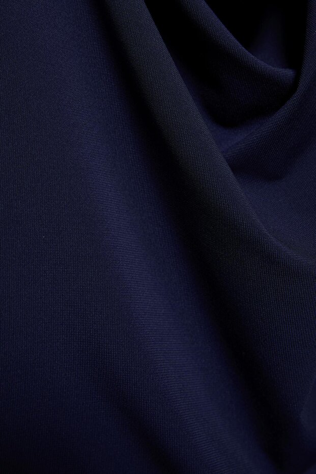 Drape detaylı yaka aplikeli body - 6