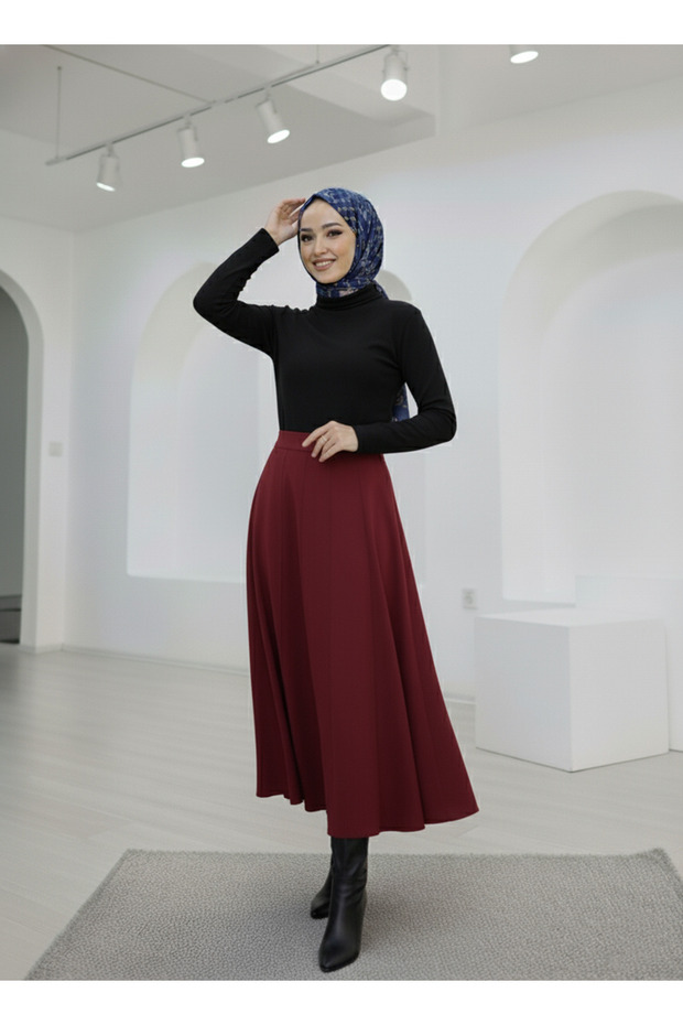 تنورة مزينة بتفاصيل مطرزة - لون بورجوندي