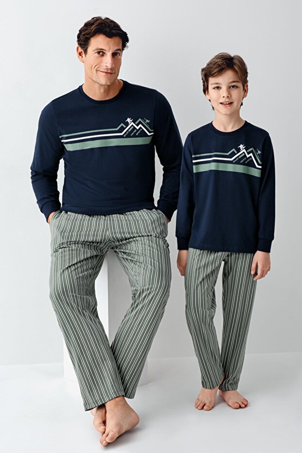 Father and Son Pajama Set, Each Size Has a Different Price, You Add Them to the Cart in Order to Create a Combination. - 1