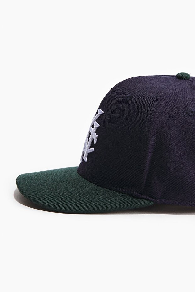 Motif İşlemeli Şapka - 2