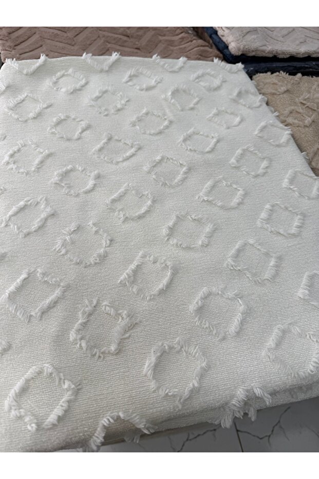 Ponpon çekyat örtüsü - 3