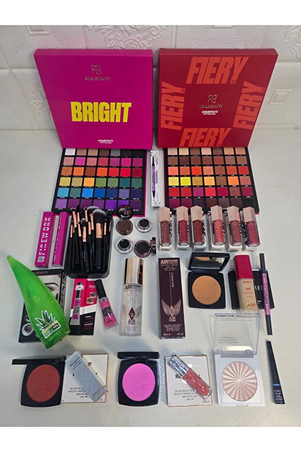 Makeup set with multiple varieties - 1