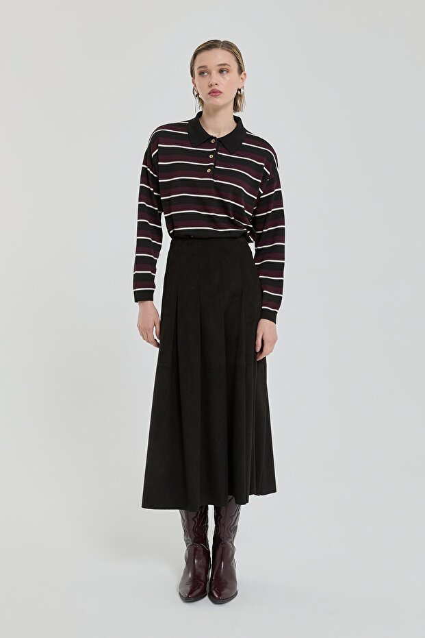 Pleated suede skirt black