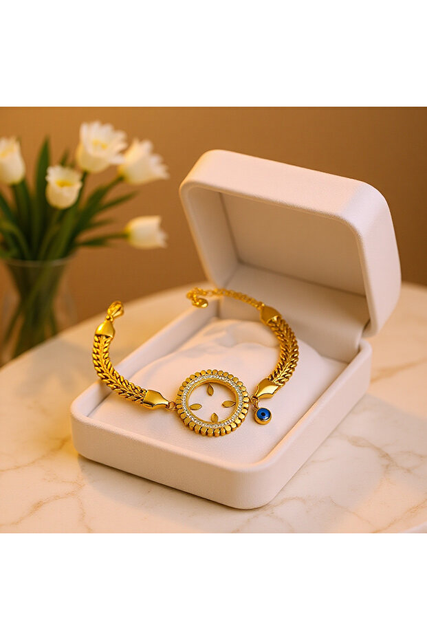 Steel Quarter-Tuck Bracelet