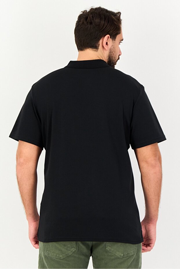 قميص بولو رجالي سادة بأكمام قصيرة وقصّة عادية، أسود - 3